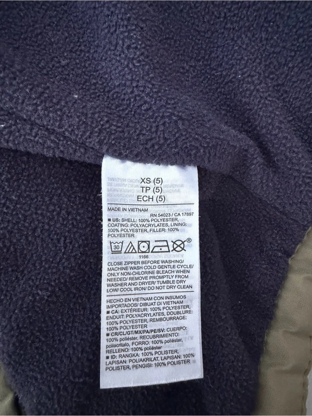 Old Navy Quilted Vest in Olive Size 5